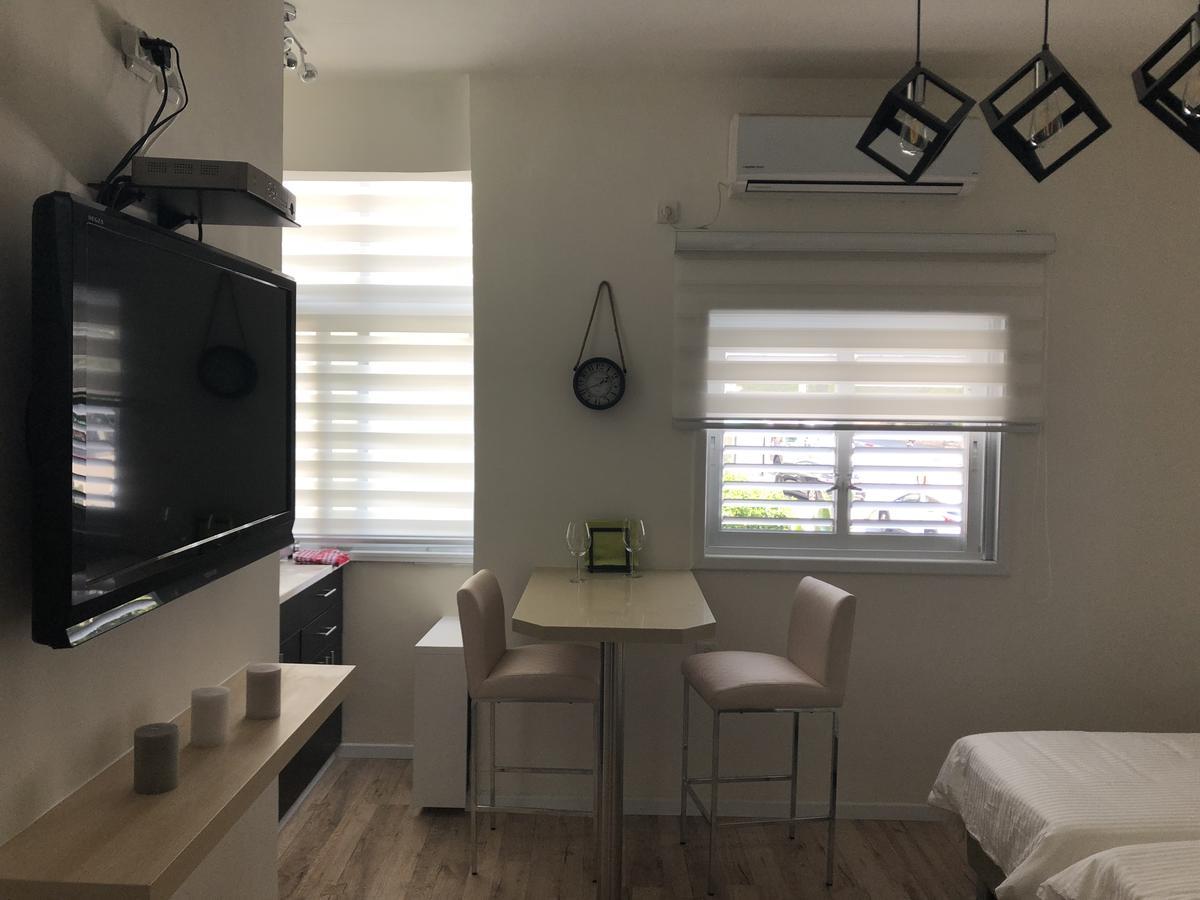 Studio Apartment In Bat-Yam Bat Yam Luaran gambar