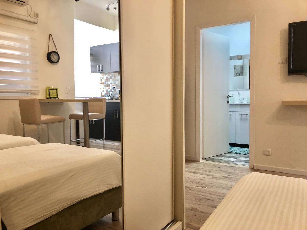 Studio Apartment In Bat-Yam Bat Yam Luaran gambar